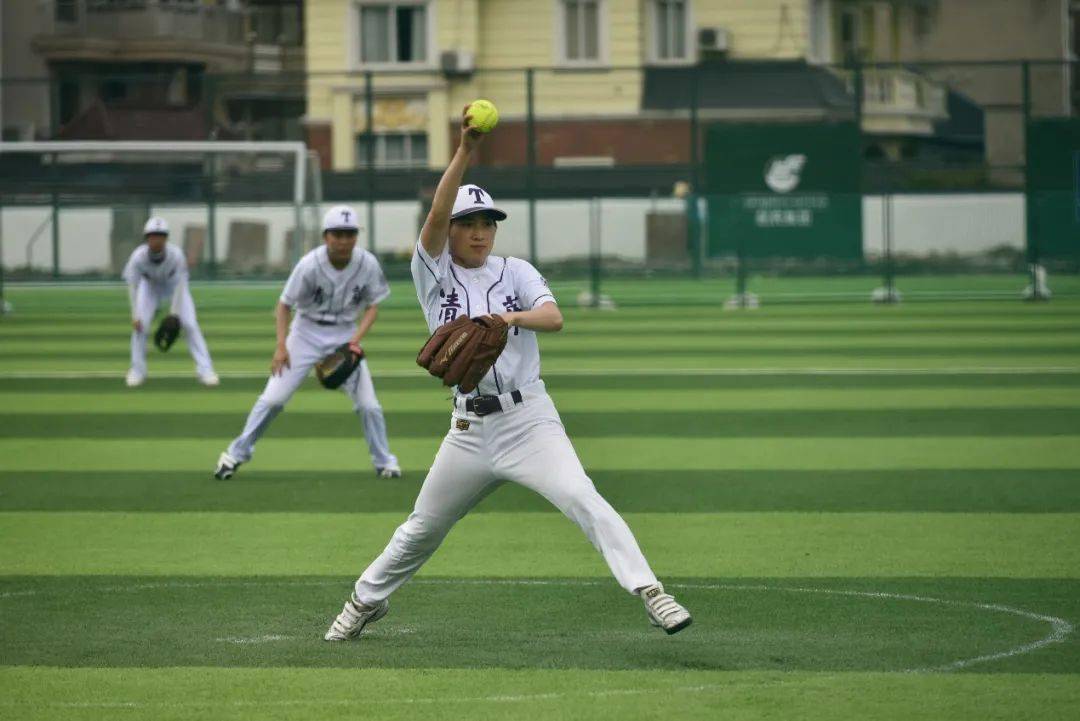 赛讯| 清华垒球队在中国大学生棒垒球联赛中获佳绩