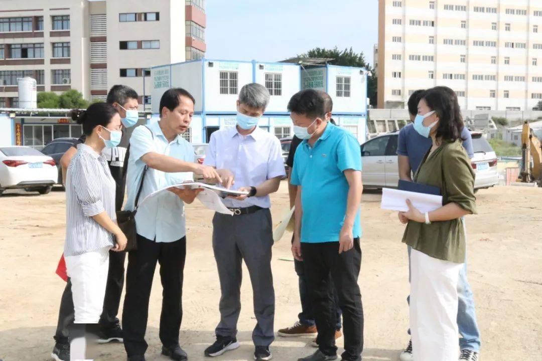 【校园快讯】石狮市常务副市长郭浪滔莅临我校视察高中部建设进展