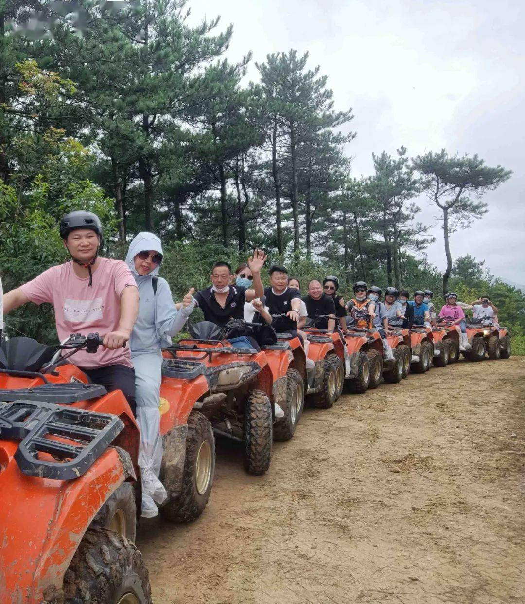 云端越野基地体验山地越野车的魅力!