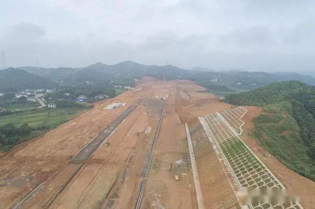 工程预计用11个月完成,于2022年6月30日与常益长铁路长沙至益阳段同步