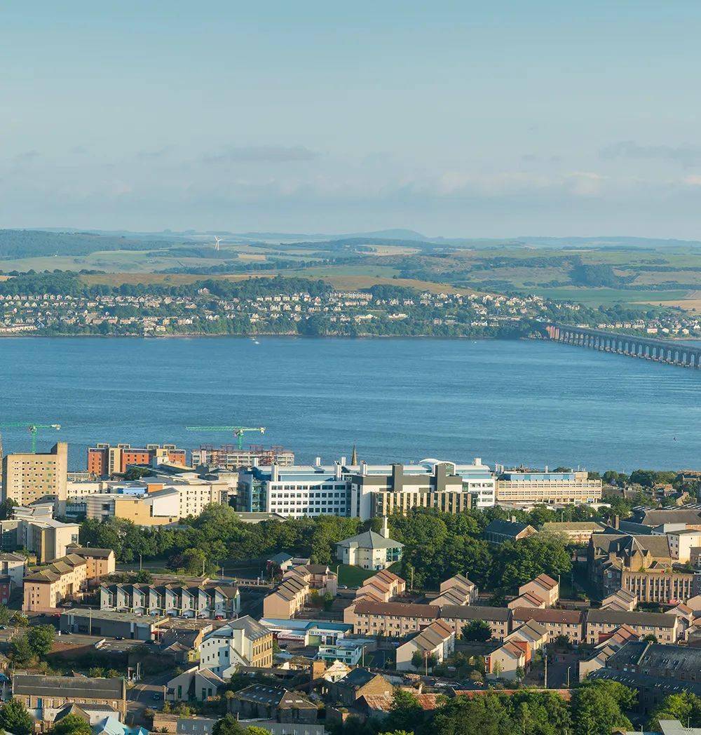 邓迪(dundee,苏格兰的第四大城市,位于英国苏格兰东部北海沿岸泰河口