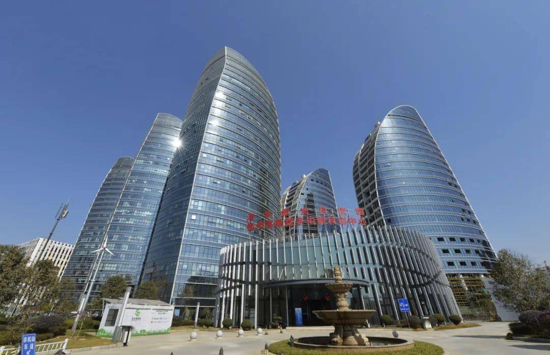 福建海狮集团租下了位于福州高新区海西园网讯中心大厦a座,并将整座楼