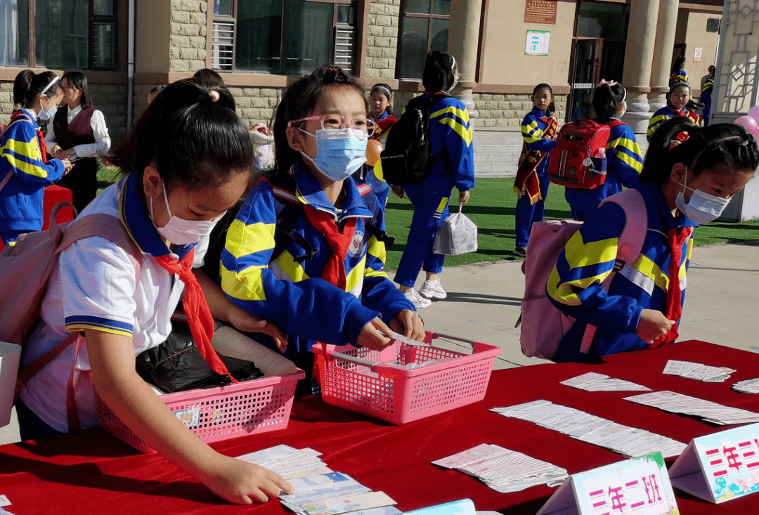 桦川县实验小学开学有仪式