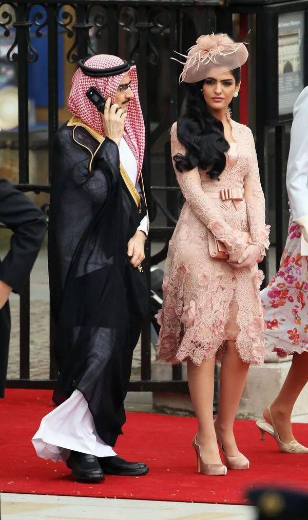 中东最美王妃:18岁和王子一见钟情,抛头露面惹怒王室
