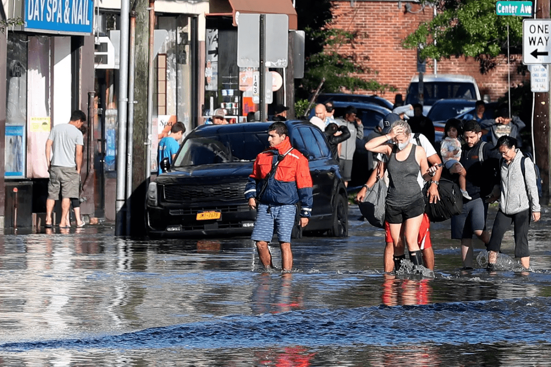 灾害5名华人遇难500年一遇暴雨袭卷美国华裔一家三口浮尸地下室疫情在