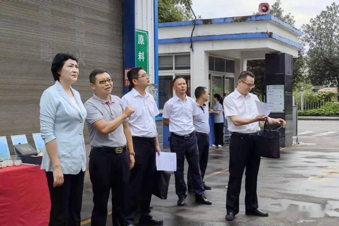 李伦华调研企业发展及重点项目建设情况