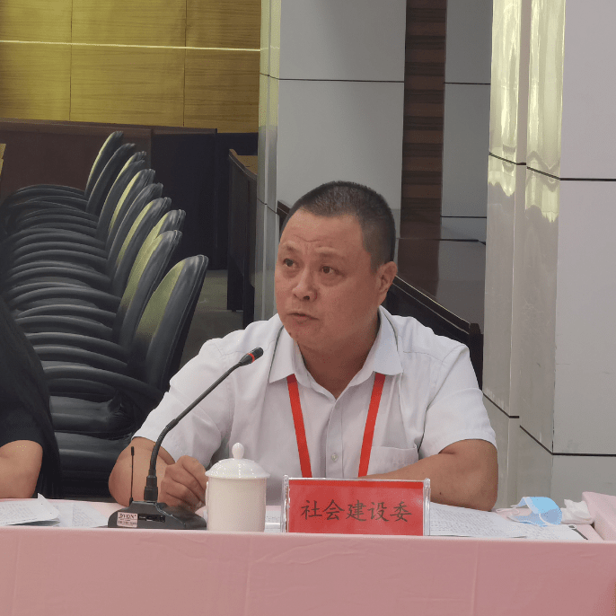 9月7日,市人大常委会领导林中,俞大军,陈嘉带领部分常委会委员,人大