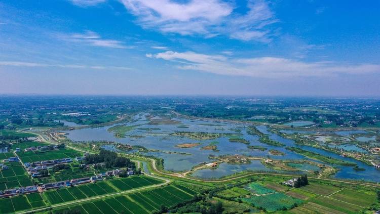 扬州北湖湿地公园云天沧沧秋水泱泱