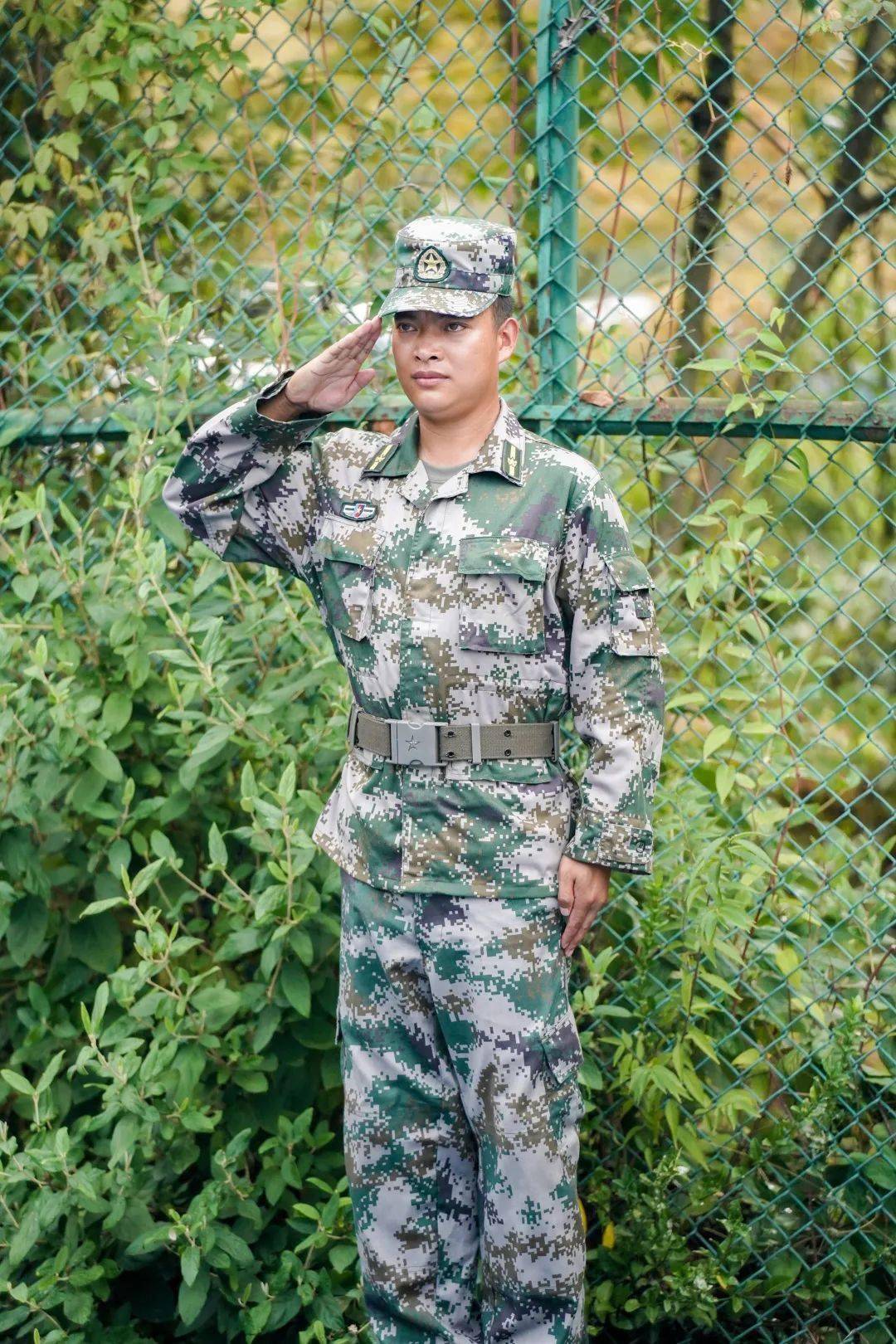 教官专访是教官也是教师今天向大家道一声节日快乐