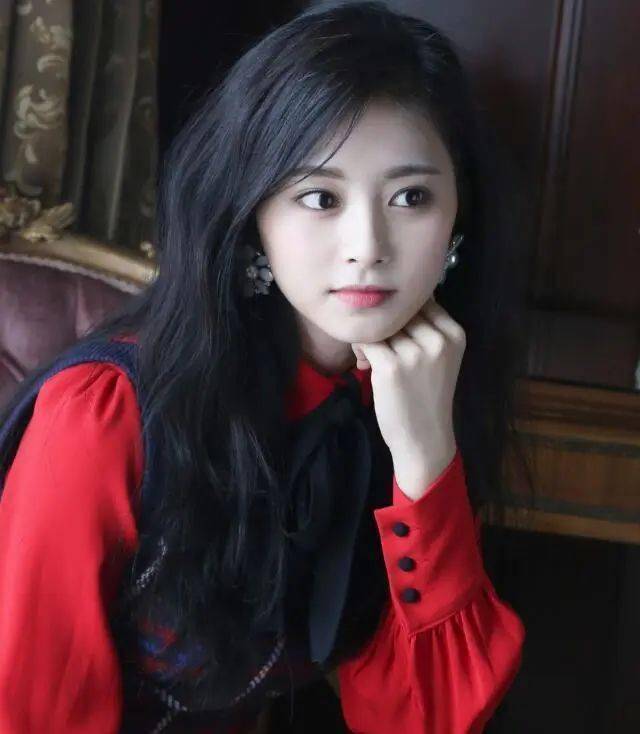 世界上最美的面孔是那张?_周子瑜