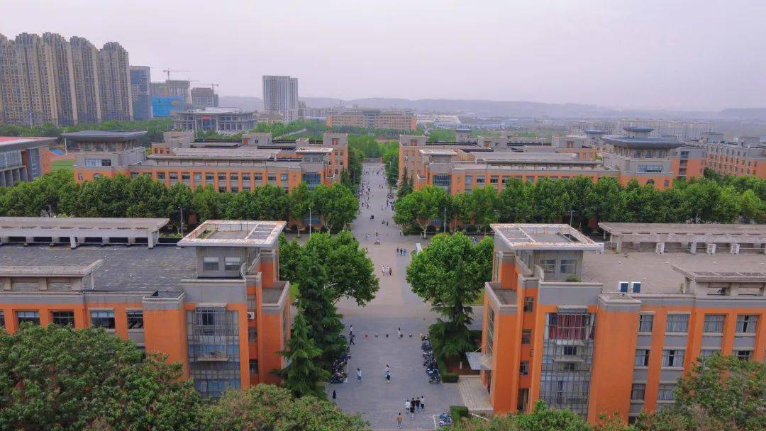 郑州工业应用技术学院的美 从踏入达园的那一刻 开启只属于我们的
