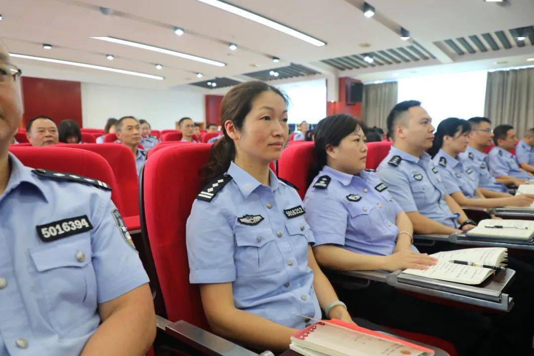 重庆市永川监狱组织民警观看党史学习教育优秀电影