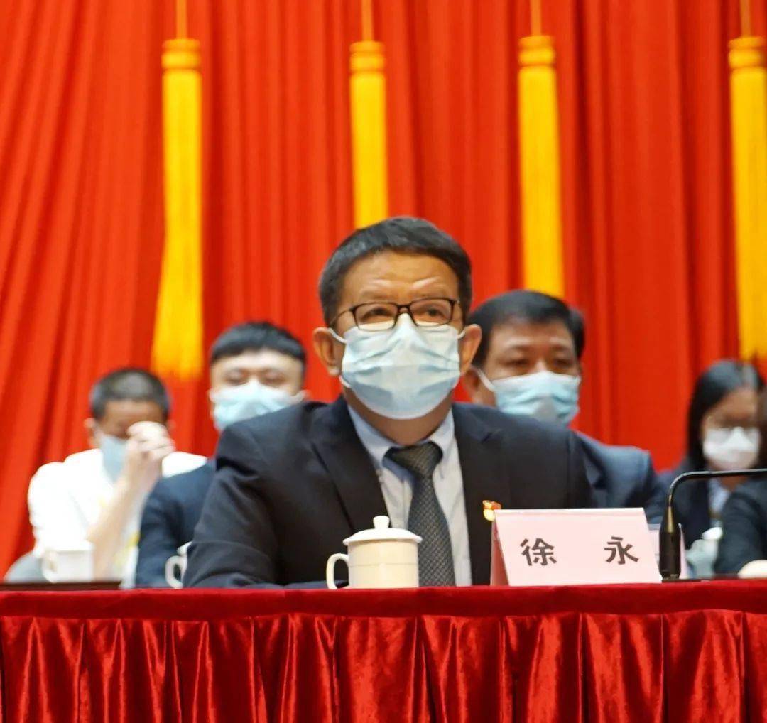 区委副书记,区长陈德俊同志,番禺区人大常委会主任,党组书记徐永同志