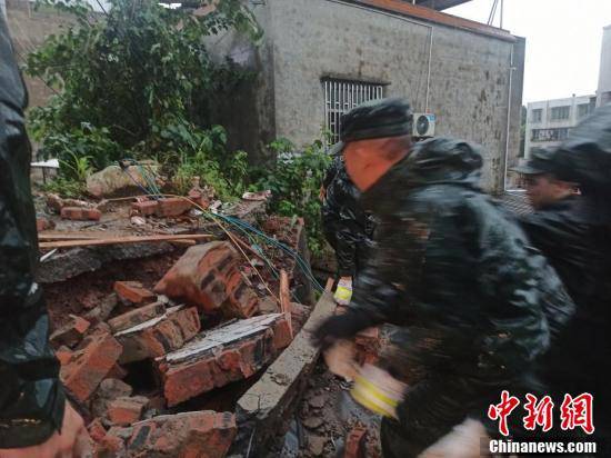 直击四川泸县地震灾区现场 部分建筑受损_泸州