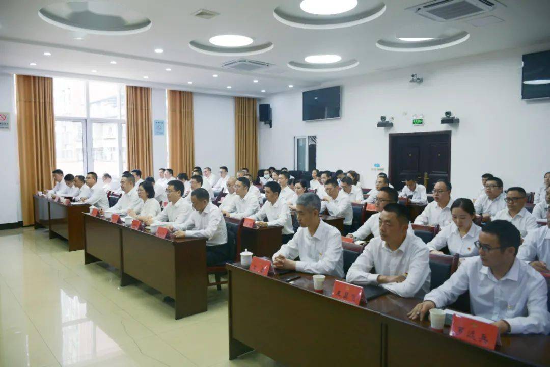 公布万源市新一届市委常委书记副书记名单