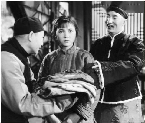白毛女王昆:18岁嫁27岁初恋,携手71年,89岁去世没举办