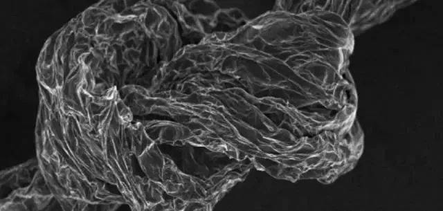 石墨烯内暖纤维是由生物质石墨烯与各类纤维复合而成的一种智能多功能