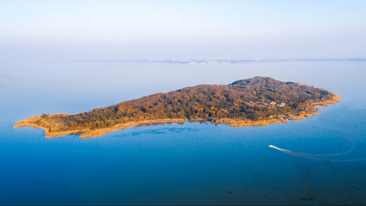 苏州东山:湖光山色锁金秋_太湖