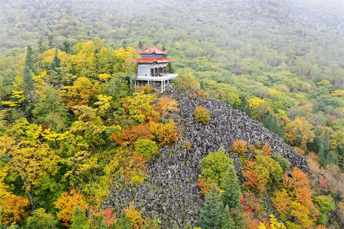 吉林白石山国家森林公园(赵冷冰摄)