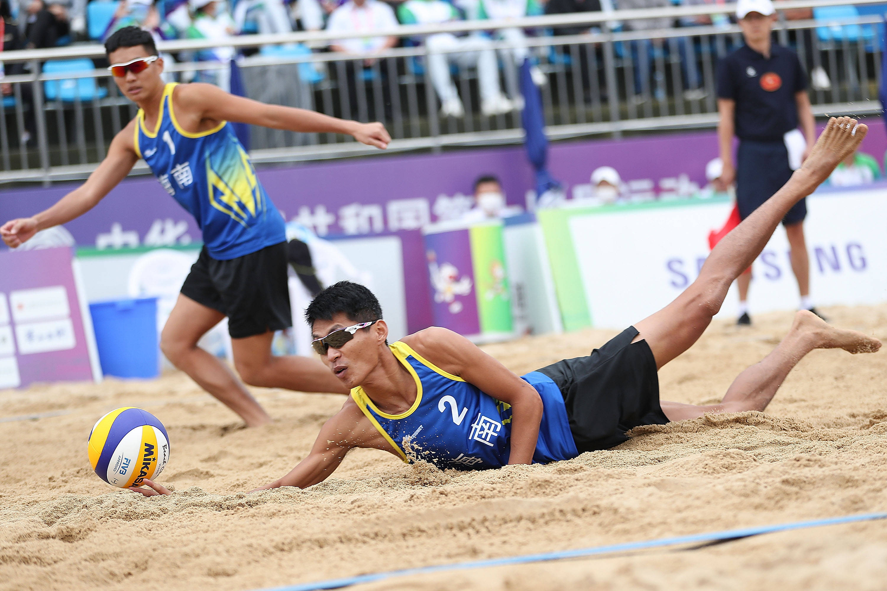 沙滩排球—男子成年组:上海一队获得铜牌