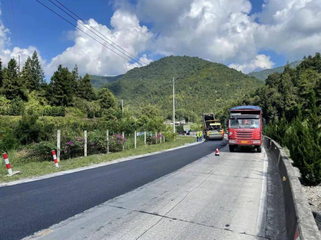 出县城的主要干线,此次施工路段k114 000~k154 306由于交通量迅速增长