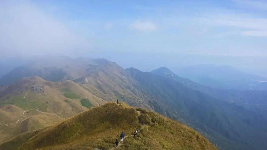 惠东大南山云雾缭绕.摄:叶明锋