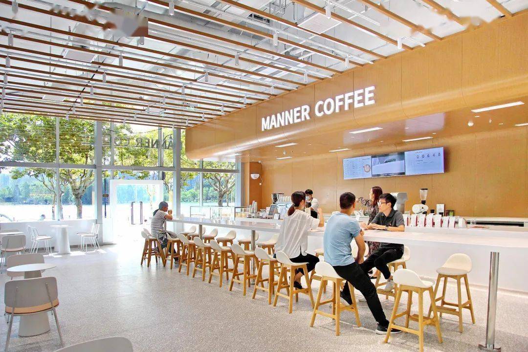 提升游园配套服务,看得到镜天湖的咖啡馆—manner coffee等你来