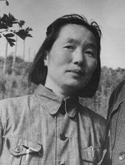 部队离开遵义前,危秀英又奉上级指示,将几百个重伤员寄养在单门独户
