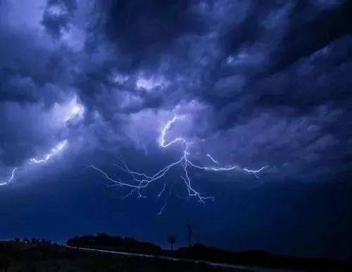 瓦房店大到暴雨大风降温极可能伴随雷雨冰雹