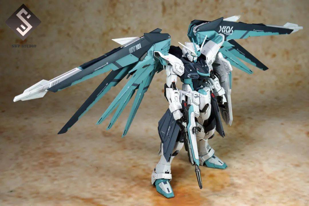 不一样的初音配色,mg自由高达2.0改色涂装_公众