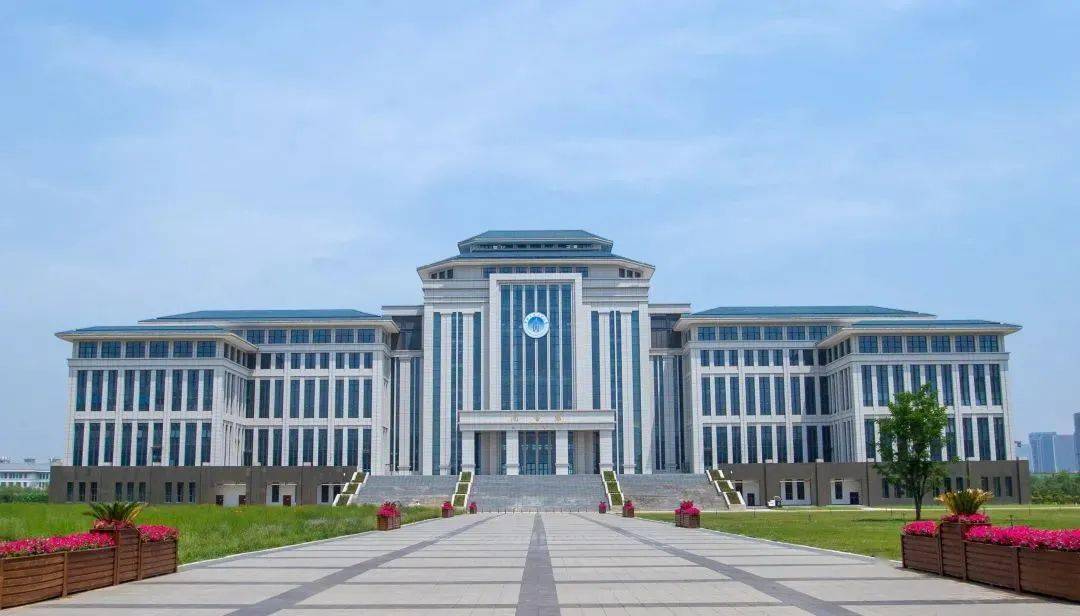 经,管,法 学科齐全的藏书体系 河南省藏书丰富的 医学专业图书馆之一
