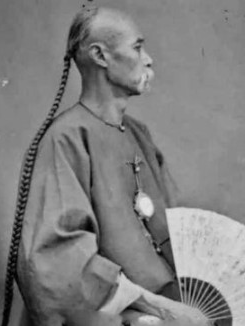 剪掉辫子,男人从此改头换面