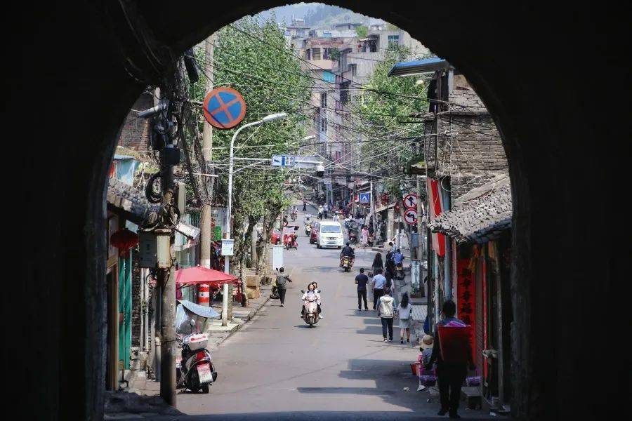 盘州城门古楼 图摄/王晓