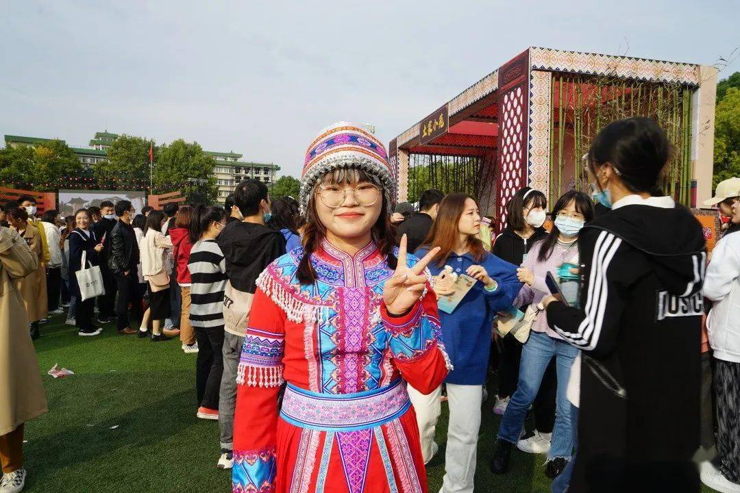 民大节文艺晚会现场丨民大节炫酷视频来袭白天到黑夜的美图大放送