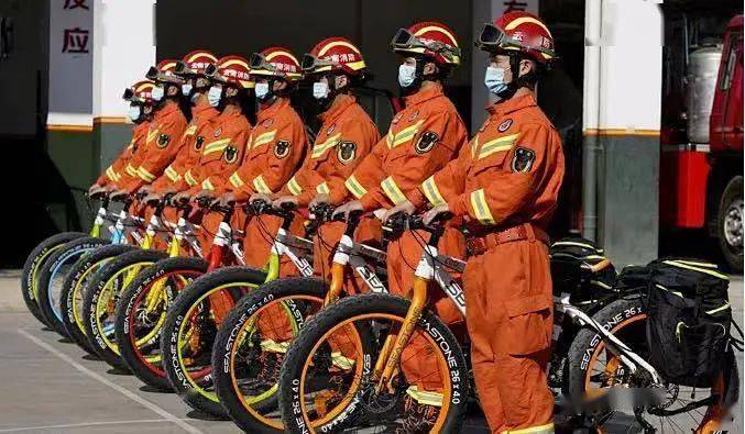 央视聚焦二帅气自行车消防巡逻队帅气亮相大理古城