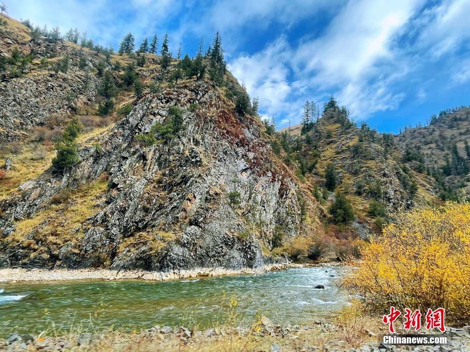 类乌齐藏语意为"大山,位于西藏自治区东部,昌都市北部,有"西藏小瑞士