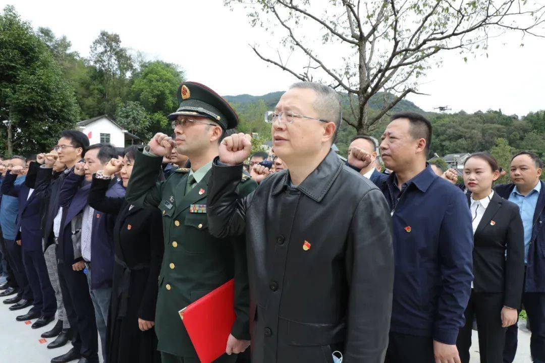 用好红色资源赓续红色血脉潘家湾土家族乡举办叶光吉故居揭牌仪式