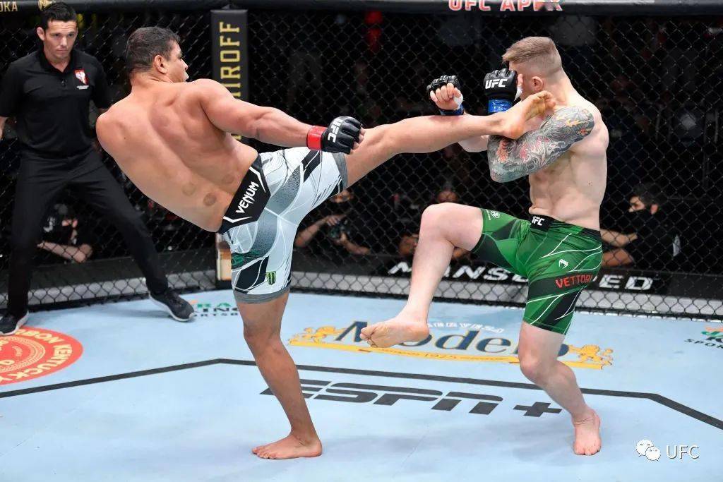 ufc综述维托里5回合以点数击败科斯塔