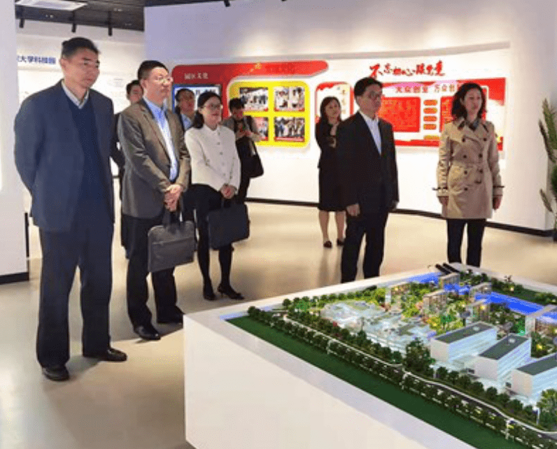 市科委副主任陆敏一行调研嘉定同济大学科技园