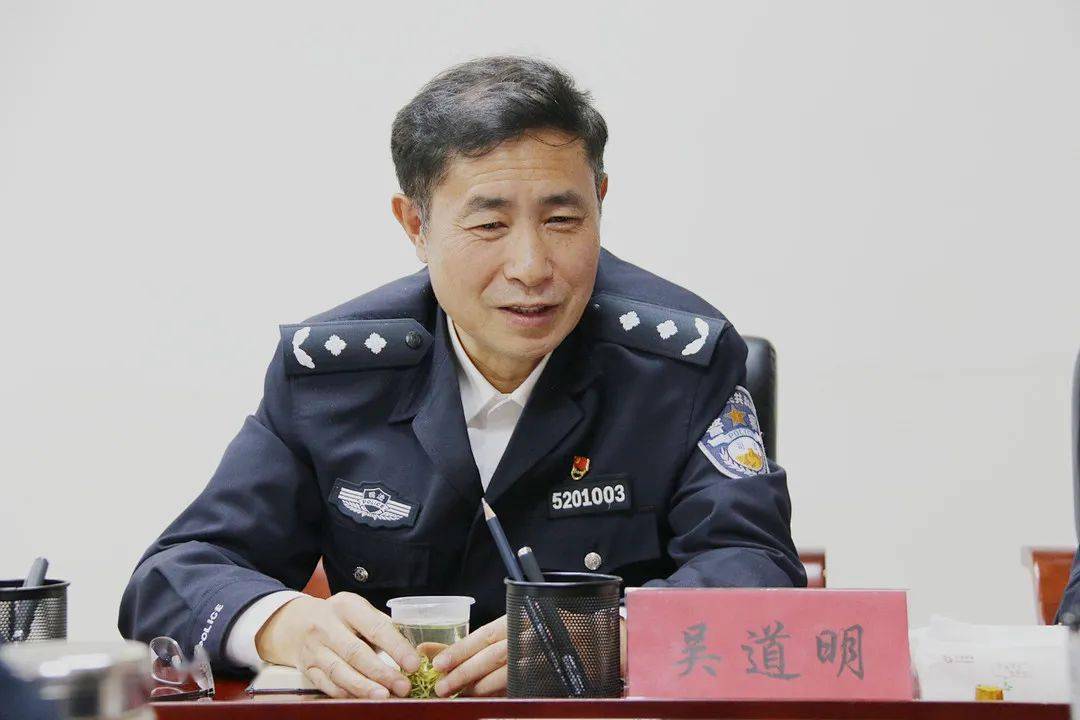 吴道明到党支部联系点调研座谈