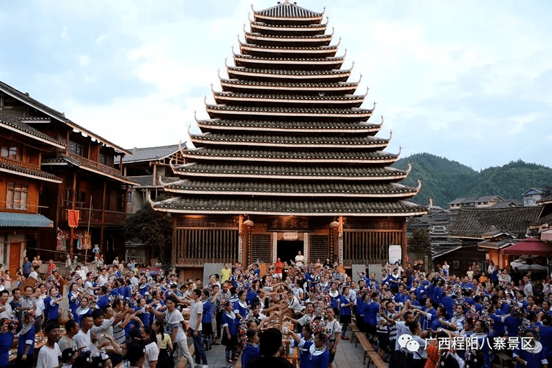 程阳八寨景区距三江县城16公里,是中国侗族文化和侗族风情旅游的集中