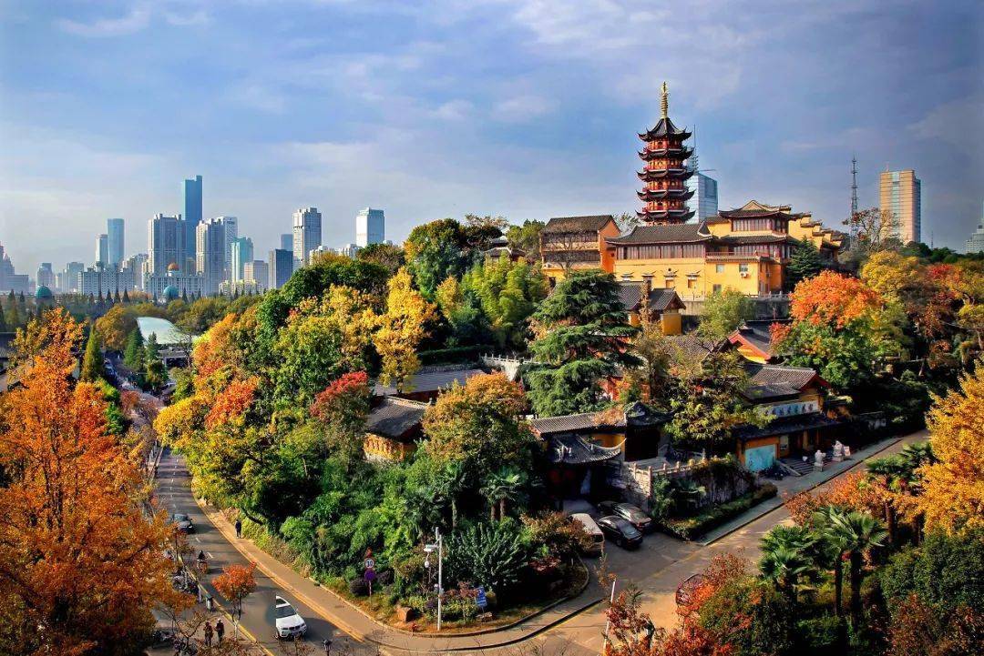 南京大学(鼓楼校区)(2小时)→ 古鸡鸣寺(1小时) → 玄武湖公园(2