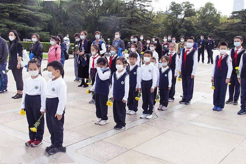 感恩共产党国旗下成长