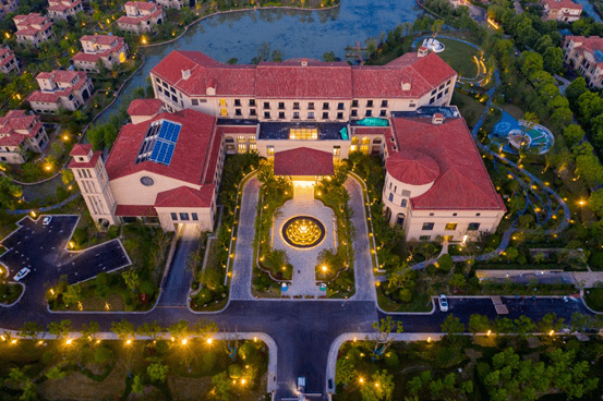 崇明岛之上的  花博迎宾馆 是官方认证的 第十届中国花博会指定居住地