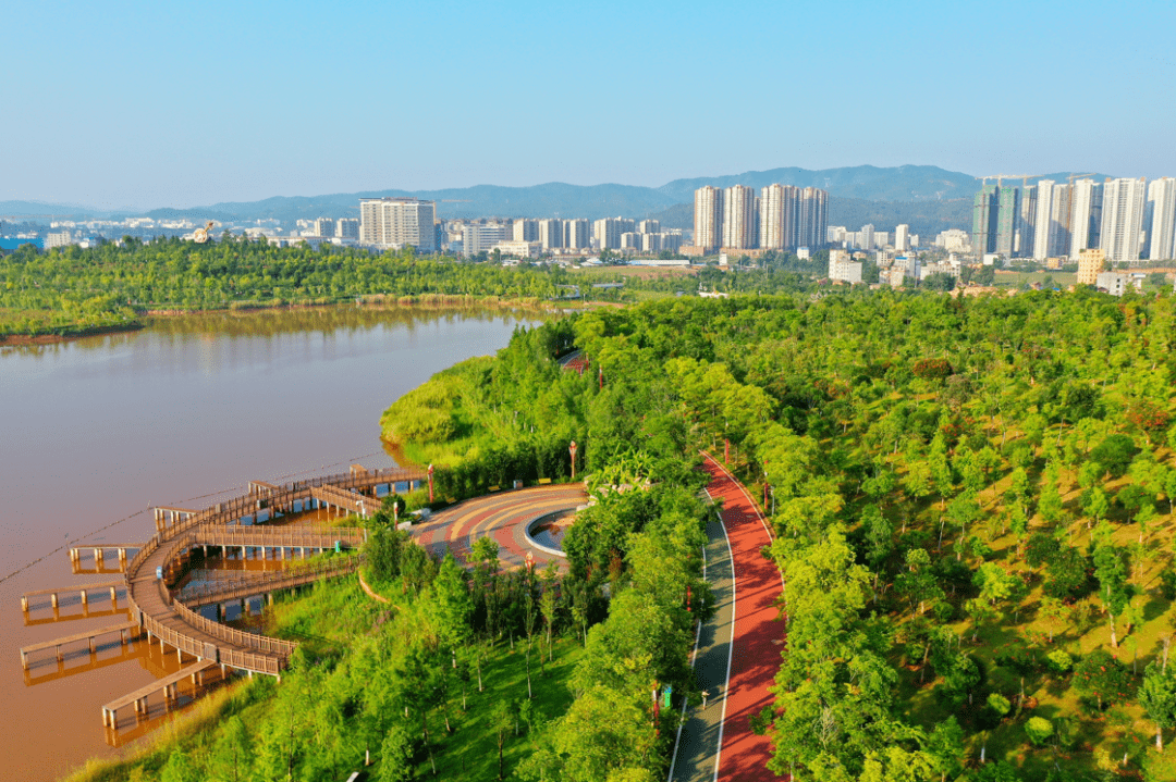 楚雄市彝海公园 王洪 摄