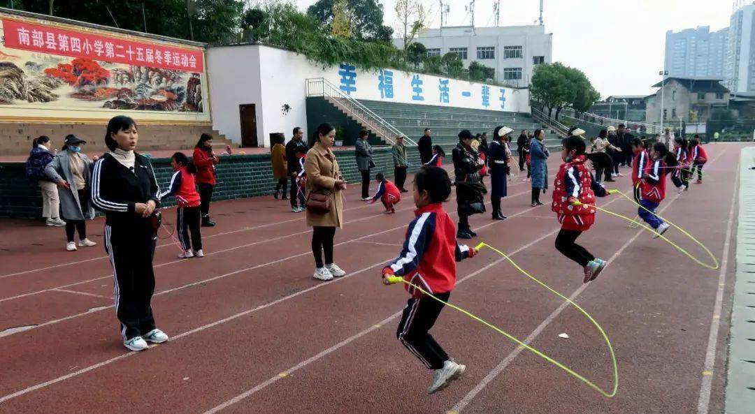 三年级篇四年级篇五年级篇六年级篇颁奖篇end来源:南部县第四小学69