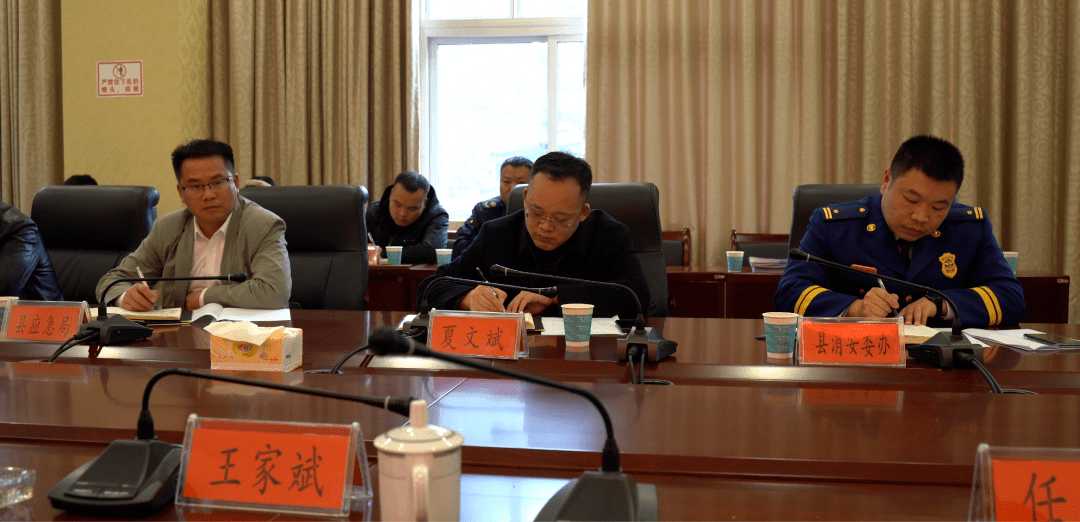 最后,县委常委,县人民政府常务副县长夏文斌对考核组一行深入镇远县