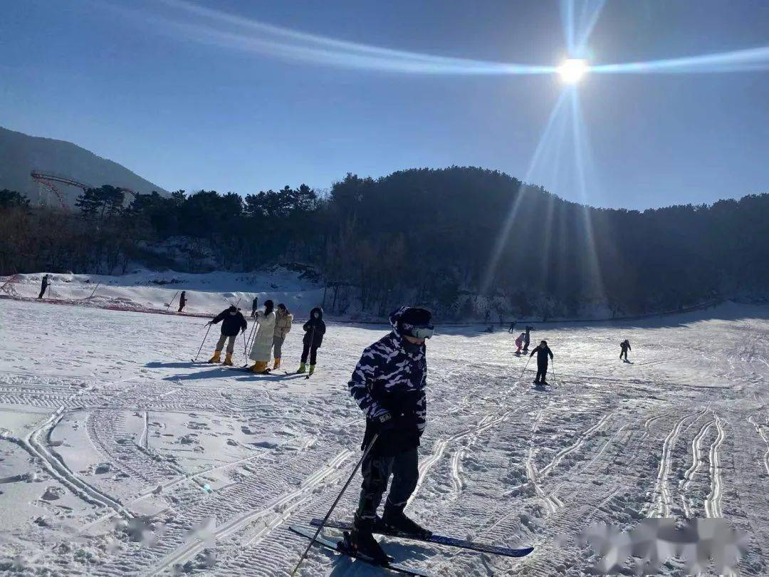 塔山滑雪场滑雪单人票499元玩全天20元门票10元保险自理