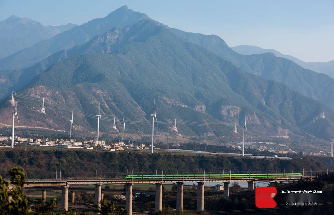 凉山交通一直落后发达地区"高速"和"高铁"两个时代,面临着"两高"瓶颈