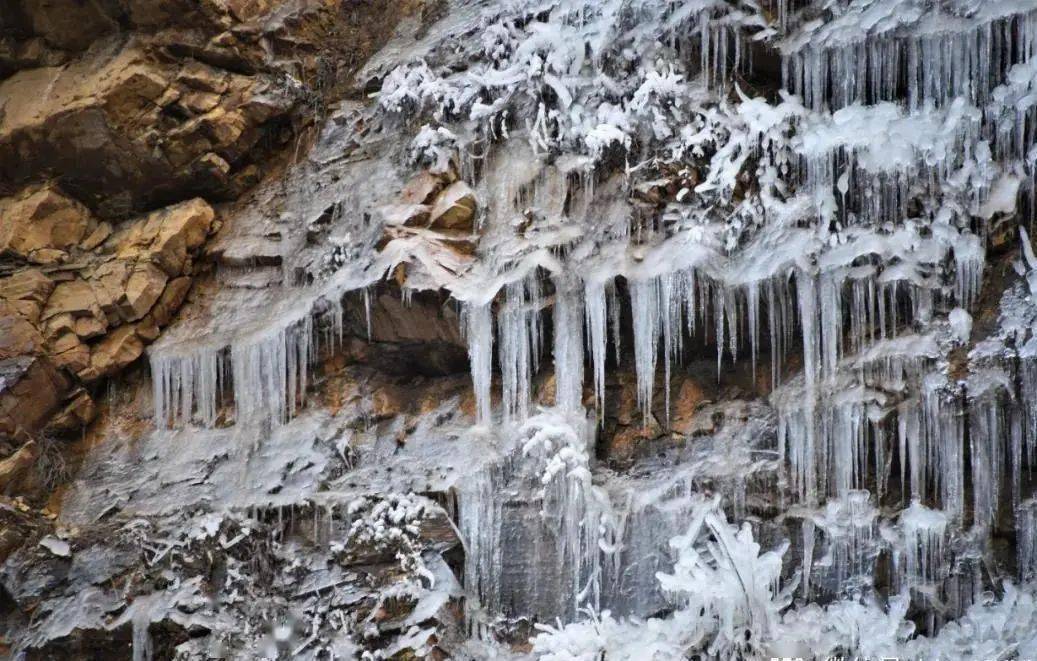 各异的面积达2万平方米的冰瀑虎峪自然风景区里虎峪冰瀑那就是随山